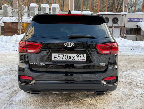 Купить ⁠⁠Kia Sorento 2018 года в Москве