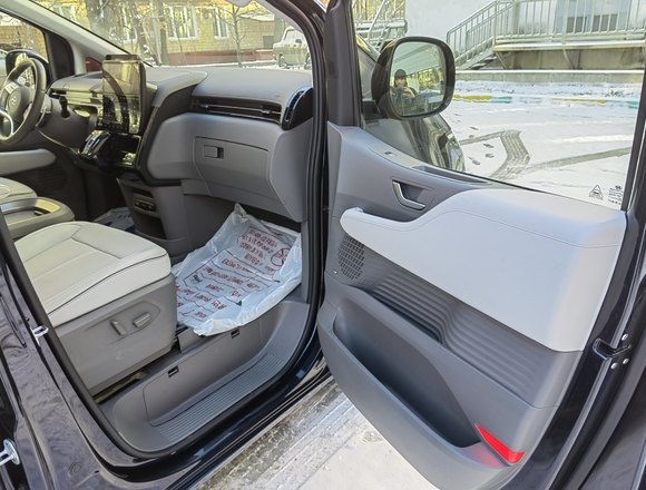 Купить ⁠⁠⁠⁠Hyundai Staria ⁠⁠Lounge Inspiration 2021 полный привод в Москве