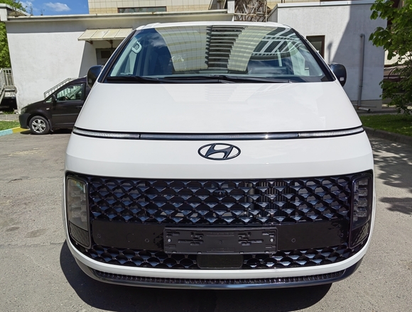 Купить ⁠⁠⁠⁠Hyundai Staria ⁠⁠Lounge Inspiration 2023 полный привод в Москве