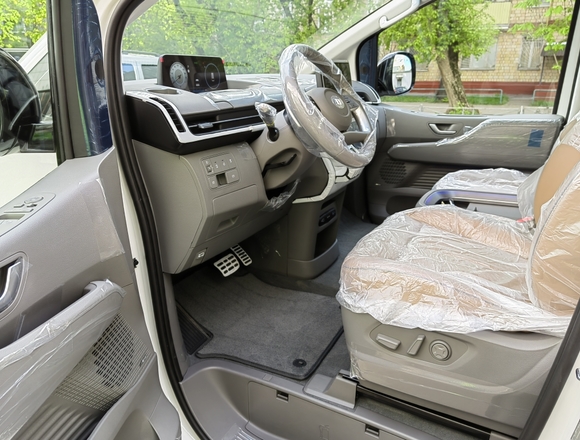 Купить ⁠⁠⁠⁠Hyundai Staria ⁠⁠Lounge Inspiration 2023 полный привод в Москве