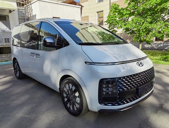 Купить ⁠⁠⁠⁠Hyundai Staria ⁠⁠Lounge Inspiration 2021 полный привод в Москве