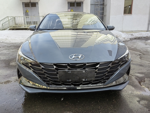 Купить ⁠Hyundai Elantra 2022 в Москве