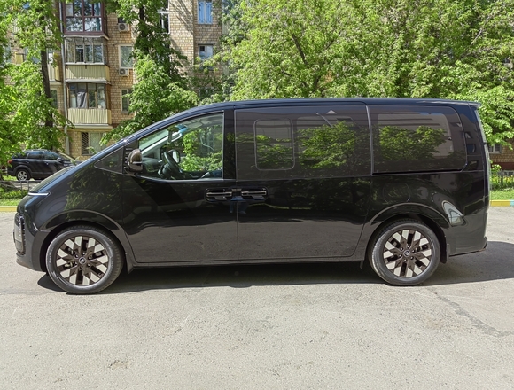 Купить ⁠⁠⁠⁠Hyundai Staria ⁠⁠Lounge Inspiration 2021 полный привод в Москве