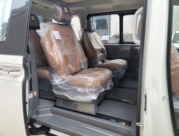 Купить ⁠⁠⁠⁠Hyundai Staria ⁠⁠2025 полный привод в Москве