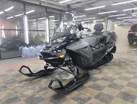 Снегоход ⁠⁠⁠BRP SKI-DOO EXPEDITION SE 900 ACE TURBO R 2024 г. в Москве на Алексеевской