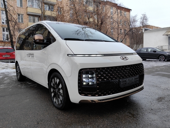 Купить ⁠⁠⁠⁠Hyundai Staria ⁠⁠Lounge Inspiration 2022 полный привод в Москве