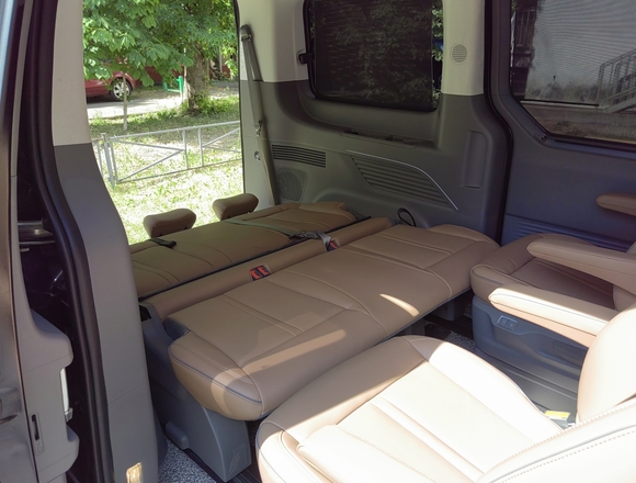 Купить ⁠⁠⁠⁠Hyundai Staria ⁠⁠Lounge Inspiration 2021 полный привод в Москве