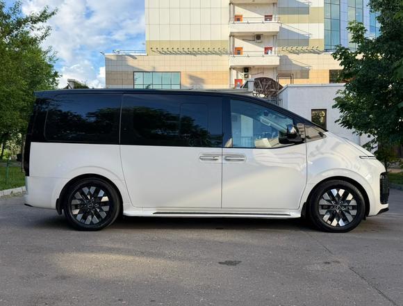 Купить ⁠⁠⁠⁠Hyundai Staria ⁠⁠Lounge Inspiration 2021 полный привод в Москве