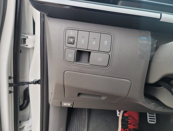 Купить ⁠⁠⁠⁠Hyundai Staria ⁠⁠2025 полный привод в Москве