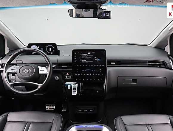 Купить ⁠⁠⁠⁠Hyundai Staria ⁠⁠Lounge Inspiration 2021 полный привод в Москве