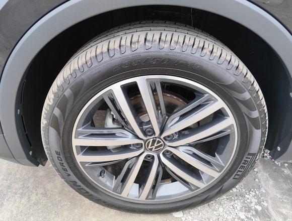Купить ⁠Volkswagen Tiguan 2022 г. в Москве на Алексеевской