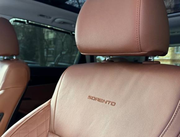 Купить ⁠⁠Kia Sorento 2018 года в Москве