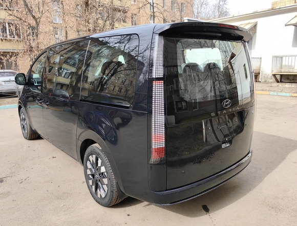 Купить ⁠⁠⁠⁠Hyundai Staria ⁠⁠Lounge Inspiration 2023 полный привод в Москве