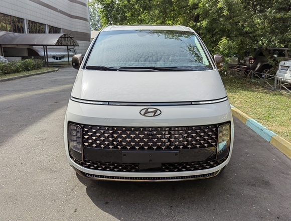 Купить ⁠⁠⁠⁠Hyundai Staria ⁠⁠Lounge Inspiration 2022 полный привод в Москве