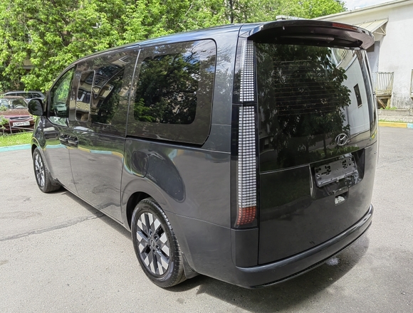 Купить ⁠⁠⁠⁠Hyundai Staria ⁠⁠Lounge Inspiration 2021 полный привод в Москве