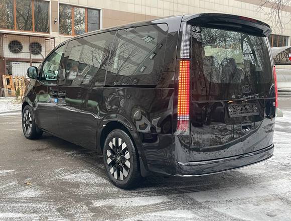 Купить ⁠⁠⁠⁠Hyundai Staria ⁠⁠2025 полный привод в Москве