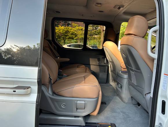Купить ⁠⁠⁠⁠Hyundai Staria ⁠⁠2025 полный привод в Москве
