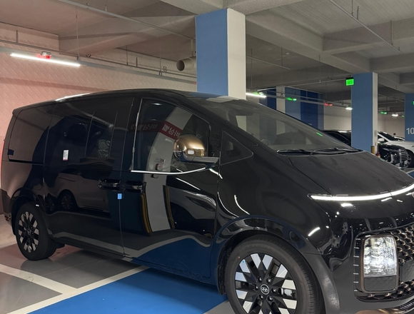 Купить ⁠⁠⁠⁠Hyundai Staria ⁠⁠2025 полный привод в Москве