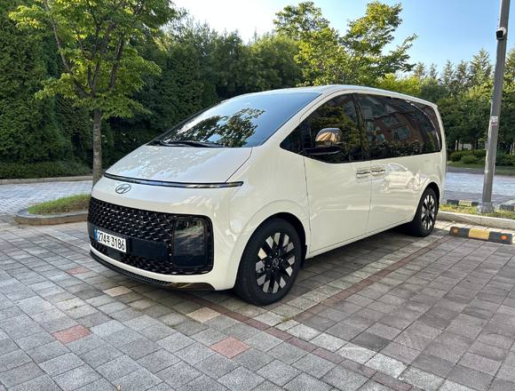 Купить ⁠⁠⁠⁠Hyundai Staria ⁠⁠2025 полный привод в Москве