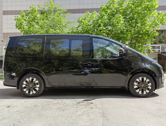 Купить ⁠⁠⁠⁠Hyundai Staria ⁠⁠Lounge Inspiration 2021 полный привод в Москве