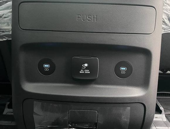 Купить ⁠⁠⁠⁠Hyundai Staria ⁠⁠2025 полный привод в Москве