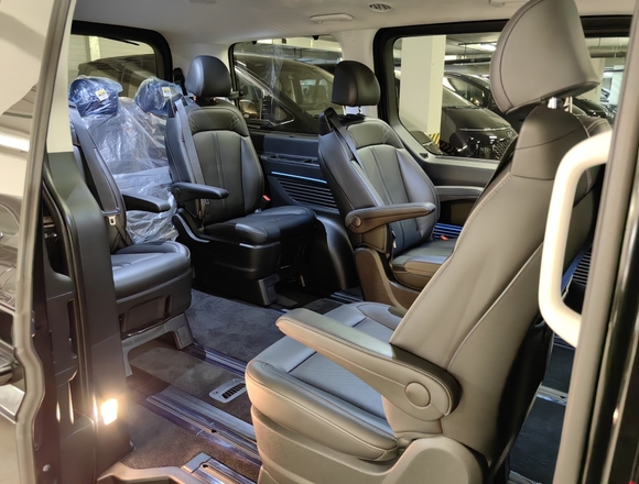 Купить ⁠⁠⁠⁠Hyundai Staria ⁠⁠Lounge Inspiration 2021 полный привод в Москве