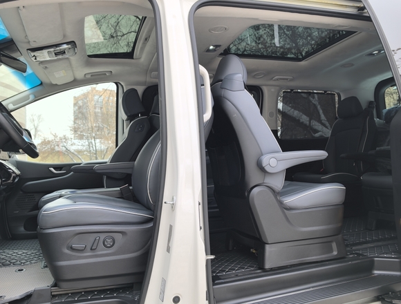 Купить ⁠⁠⁠⁠Hyundai Staria ⁠⁠Lounge Inspiration 2021 полный привод в Москве