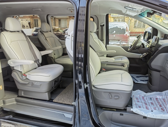 Купить ⁠⁠⁠⁠Hyundai Staria ⁠⁠Lounge Inspiration 2021 полный привод в Москве