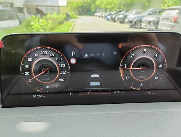 Купить ⁠⁠⁠⁠Hyundai Staria ⁠⁠Lounge Inspiration 2023 полный привод в Москве на Алексеевской