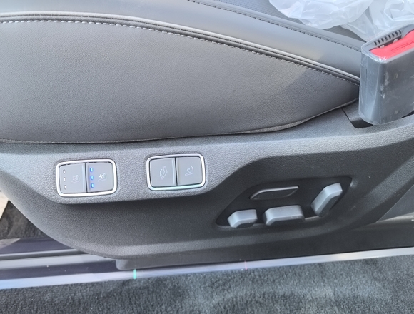 Купить ⁠⁠⁠⁠Hyundai Staria ⁠⁠Lounge Inspiration 2023 полный привод в Москве