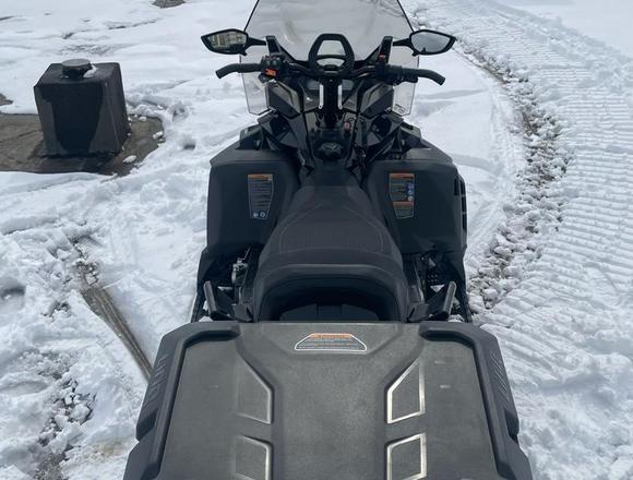 ⁠Снегоход BRP SKI-DOO SKANDIC SWT 2025 г. в Москве на Алексеевской