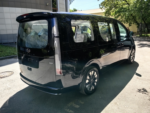Купить ⁠⁠⁠⁠Hyundai Staria ⁠⁠2024 полный привод в Москве