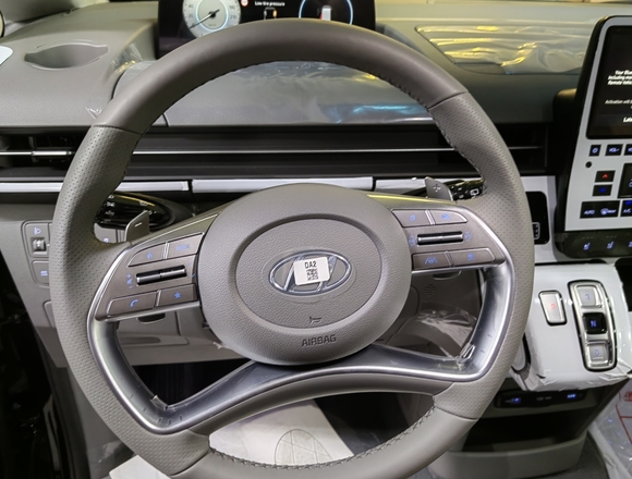 Купить ⁠⁠⁠⁠Hyundai Staria ⁠⁠Lounge Inspiration 2022 полный привод в Москве