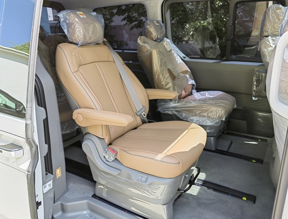 Купить ⁠⁠⁠⁠Hyundai Staria ⁠⁠Lounge Inspiration 2023 полный привод в Москве