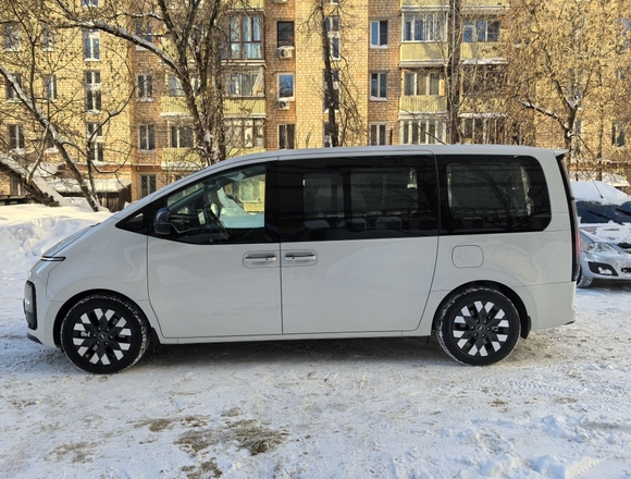 Купить ⁠⁠⁠⁠Hyundai Staria ⁠⁠Lounge Inspiration 2023 полный привод в Москве