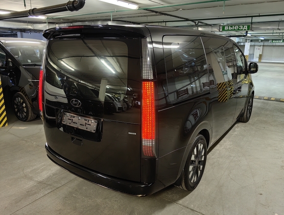 Купить ⁠⁠⁠⁠Hyundai Staria ⁠⁠Lounge Inspiration 2021 полный привод в Москве