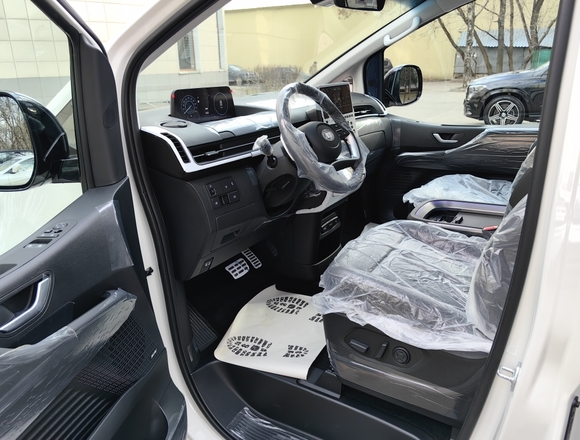 Купить ⁠⁠⁠⁠Hyundai Staria ⁠⁠2025 полный привод в Москве