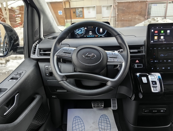 Купить ⁠⁠⁠⁠Hyundai Staria ⁠⁠Lounge Inspiration 2022 полный привод в Москве