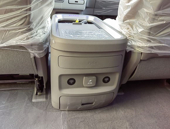 Купить ⁠⁠⁠⁠Hyundai Staria ⁠⁠Lounge Inspiration 2023 полный привод в Москве