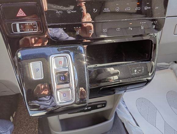 Купить ⁠⁠⁠⁠Hyundai Staria ⁠⁠Lounge Inspiration 2021 полный привод в Москве