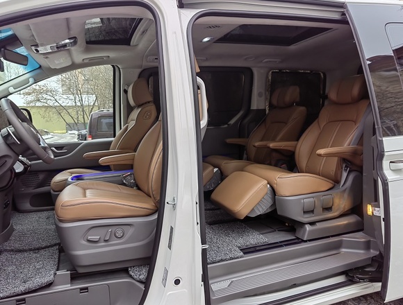 Купить ⁠⁠⁠⁠Hyundai Staria ⁠⁠Lounge Inspiration 2021 полный привод в Москве