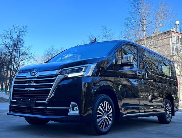 Купить ⁠⁠Toyota Hiace 2023 год в Москве