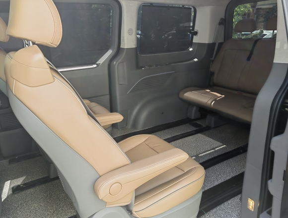 Купить ⁠⁠⁠⁠Hyundai Staria ⁠⁠Lounge Inspiration 2021 полный привод в Москве