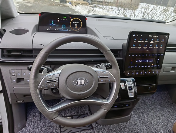 Купить ⁠⁠⁠⁠Hyundai Staria ⁠⁠Lounge Inspiration 2021 полный привод в Москве