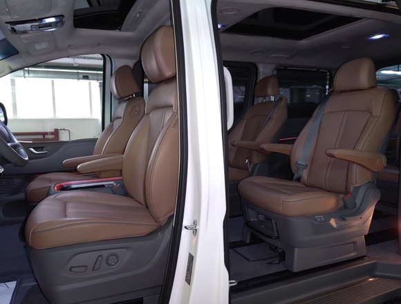 Купить ⁠⁠⁠⁠Hyundai Staria ⁠⁠Lounge Inspiration 2021 полный привод в Москве