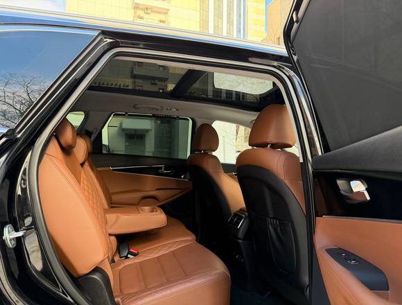 Купить ⁠⁠Kia Sorento 2018 года в Москве