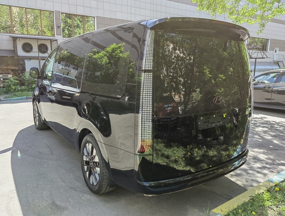 Купить ⁠⁠⁠⁠Hyundai Staria ⁠⁠Lounge Inspiration 2022 полный привод в Москве