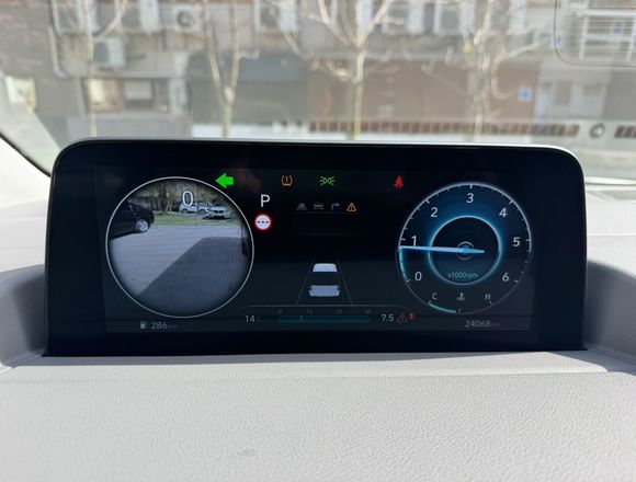 Купить ⁠⁠⁠⁠Hyundai Staria ⁠⁠2025 полный привод в Москве