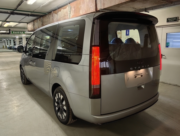 Купить ⁠⁠⁠⁠Hyundai Staria ⁠⁠Lounge Inspiration 2023 полный привод в Москве
