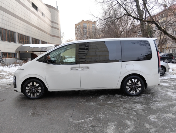 Купить ⁠⁠⁠⁠Hyundai Staria ⁠⁠Lounge Inspiration 2022 полный привод в Москве